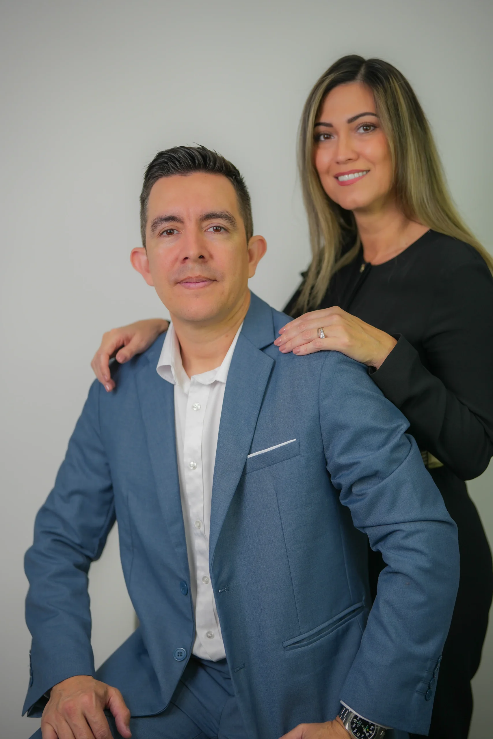 Jonathan Osorio y Marcela Orrego realtors y fundadores de Maloka | Maloka - Creemos en la generación de riqueza generacional | Miami Real Estate - Crédito de vivienda, Renta, Compra y Venta de propiedades.